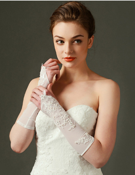 2017 Luxury Short Beige Color Bridal Gloves Wedding Gloves Wedding Accessories for Brides Fingerless Wrist Length Gloves
