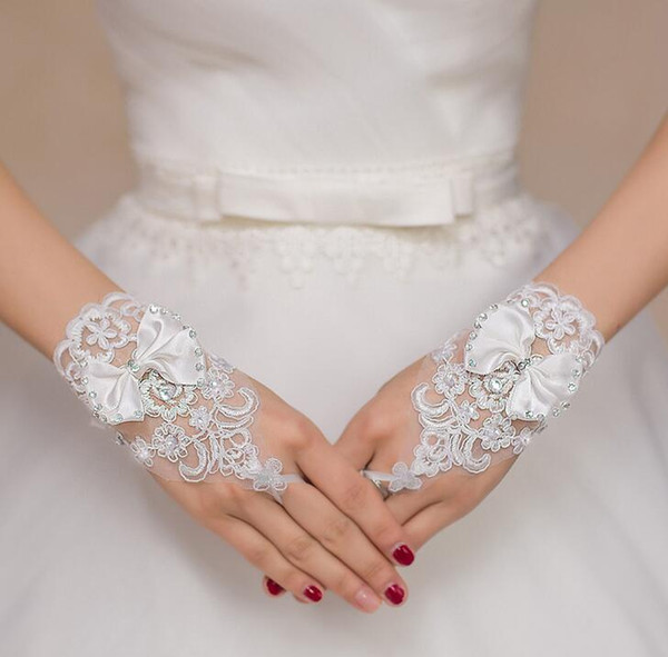 Best selling and cheapest wedding dress accessories bridal gloves White short hook with bright diamond gloves with bow Free shipping