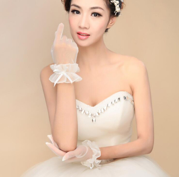 Short Wedding Bridal Glove White Ivory Cheap High Quality Tulle See Through Wrist Length Have Finger New Style