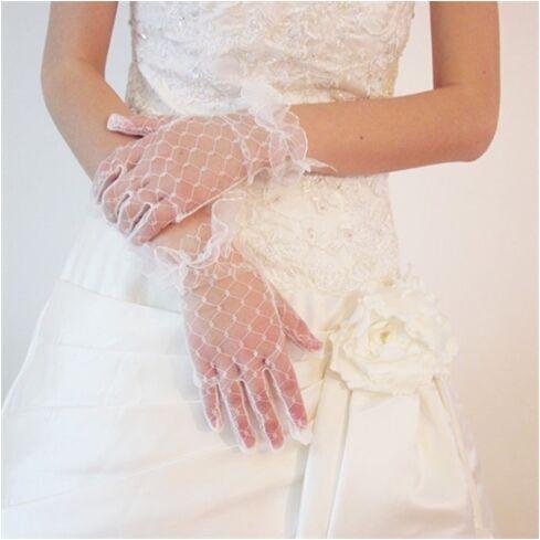 2015 Cheap Full Finger Bridal Gloves Tulle Short Gloves Wrist Length Wedding Gloves Bridal Gloves