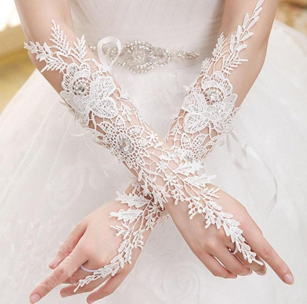 Lace Gloves Weddings Accessories with Hand-knitted Flowers Luxury Short Lace Gloves for Brides Fingerless Wrist Length