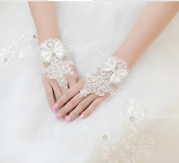 New Hot Lace Wedding Appliques Bridal Gloves Beads Fingerless Wrist Length With Ribbon Bridal Gloves Wedding Accessories
