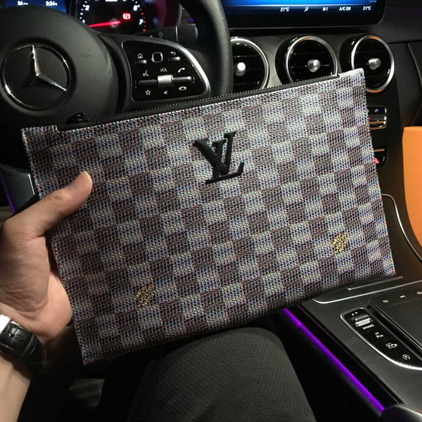 The latest
LV men's blue mosaic fashion leather men's black handbags, handbags, envelopes and men's bags