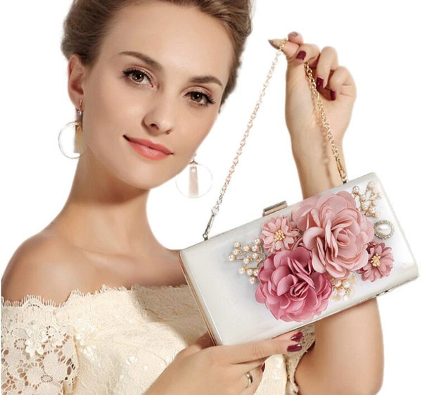 2022Fashion Pearls Bridal Hand Bags With 3d Flowers Dragonfly Clutches For Wedding Jewelry Prom Evening Party Bag 22CM*12CM