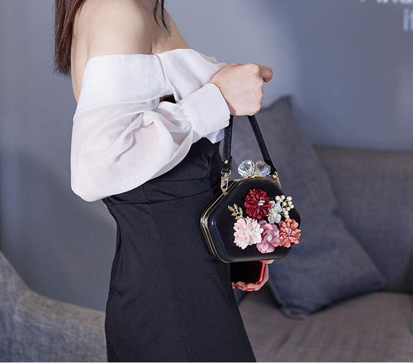 2018 New Arrival Stunning Bridal hand bags Fashion hand bags free shipping black,gold,silver cheap