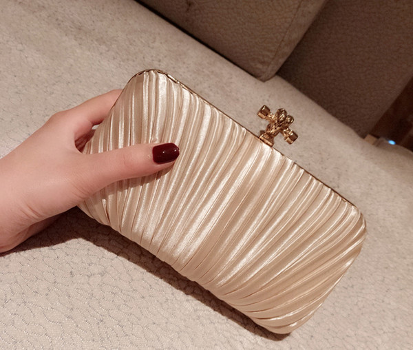 Shinny Bling Diamonds Gold Silver Bridal Hand Bags Hot Style Fashion Love Heart Women Clutch Bags For Party Evenings Forma CN0211