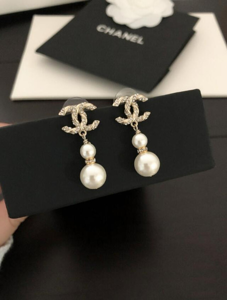 Famous Designer Design best sell Fashion and luxury pearls earring Original packing boxes cards ribbons free shipping 19043037