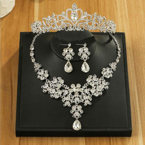 Hot Sale 2018 Bridal Headwear Crown Three Sets Korean Wedding Jewelry Accessories Wedding Necklace Earrings Pierced/Earclip