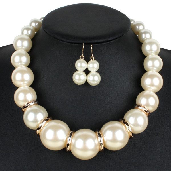 Fashion Hyperbolic Necklace Big Pearls A Set Of Bridal Jewelry High Quality Earrings Short Collarbone Chain Bridal Accessories