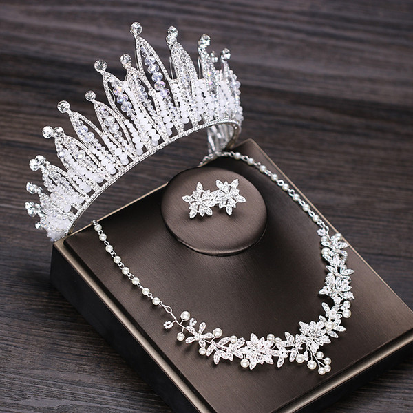 Bridal headwear, crown necklace, earrings, three sets of wholesale, exquisite flowers, diamonds, big crowns, cross border hot sale.