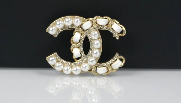 Designer Brooches New Type Leather Rope Inserted with Diamond and Pearl Alphabet Brooch free shipping 001