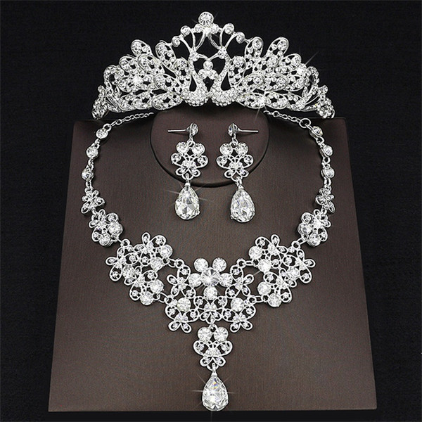 2018 Newest Drop Rhinestone Wedding Jewelry Set Necklace Crown Tiaras Crown Earrings Headwear Beading Three Piece Party Bridal Accessories