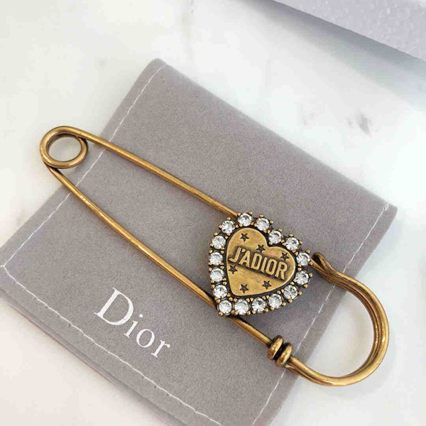 Designer Brooch 2019 New hot selling Elegant high Quality Brooch free shipping