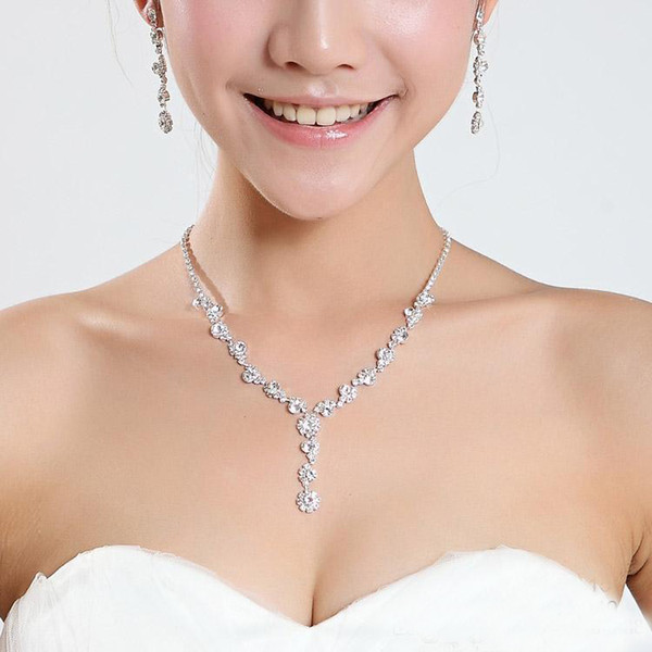 2017 Shiny Wedding Bridal Jewelry With Pearl Necklace Alloy Diamond Crystal Ladies Necklace For Prom Evening Party