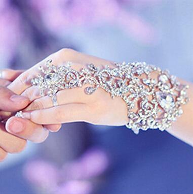 In Stock 2019 Sparkly Fingerless Crystal Flower Bridal Hand Chain Women Dancing Hand Bracelet & Bangles Jewelry Bridal Wedding Accessories