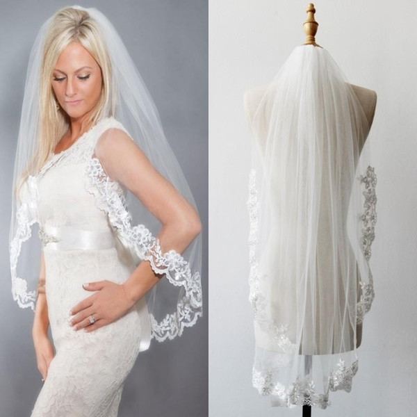 In Stock High Quality White/Ivory Elbow Short Bridal Veils Appliques Piping Bridal Accessories CPA814