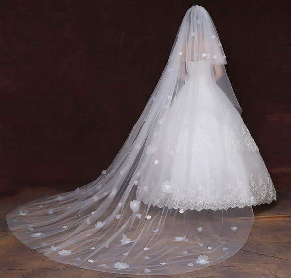 Top Quality Long Ivory Wedding Veils Layers of Tulle 3m Long Bridal Veils Fancy Wedding Accessories Veils with Applique