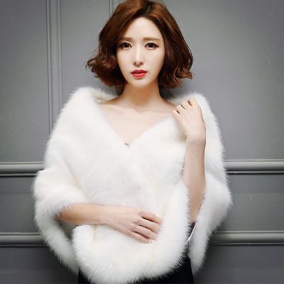 2018 New Arrival Cheap Elegant White Red Black Warm Bolero Warm Bridal Cape Winter Fur Women Jacket Bridal Cloaks Party Wedding Coat QC1155