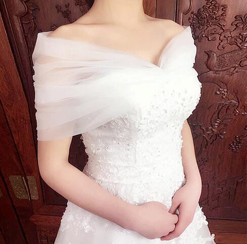 2017 Elegant Bateau Neckline Wedding Bridal Wraps Jacket Shawl Sexy Off Shoulder Tulle Lace Up Back Wedding Accessories