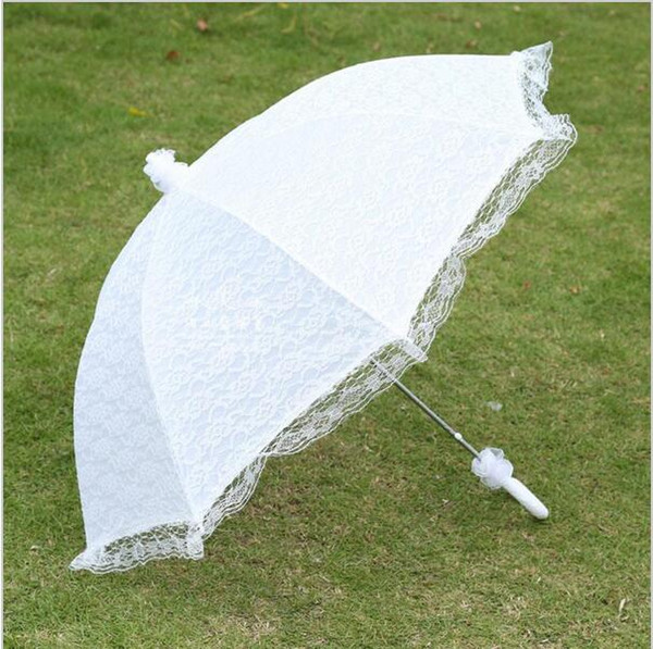 New Design Lace Parasols White Handmade Bridal Lace Umbrella Plastic Handle Bridal Accessories 2016 Cheap Free Shipping