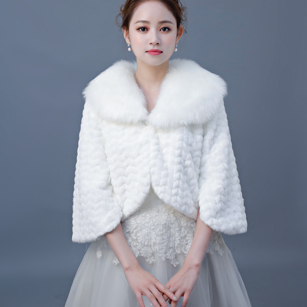 Short Bridal Jacket One Size Three Quarter Length Sleeves Faux Fur Wedding Wraps With Collar Bridal Shawl Bolero Jacket for Wedding Party