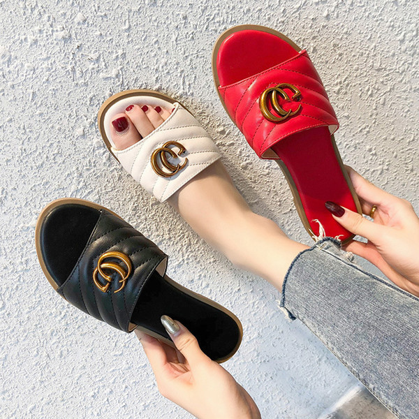 Joker Leisure Cool slippers female new Korean version summer flat with metal buckle letter fashion wear non-slip versatile slippers