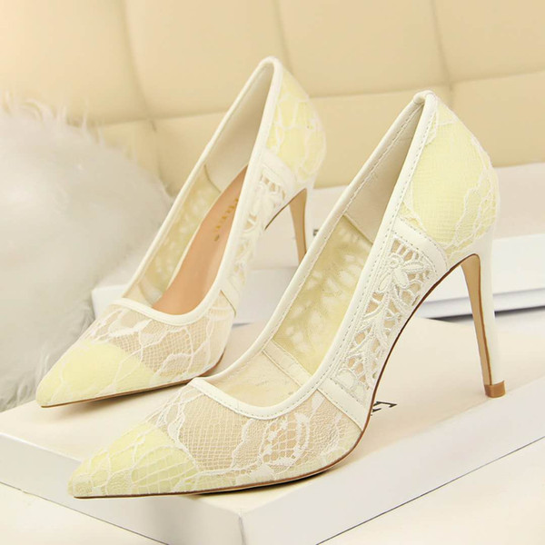 Ivory Hollow Lace Wedding Shoes Stiletto Heel Pointed Toe Fashion Evening Party Prom Shoes Free Shipping Black Red Purple Pink Colored