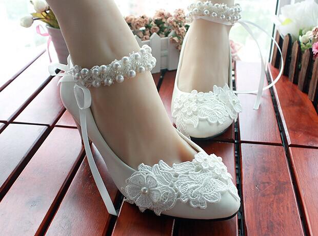 2014 New style handmade lace pearl princess shoes low heel round head shoes evening party bridal wedding shoes yzs168