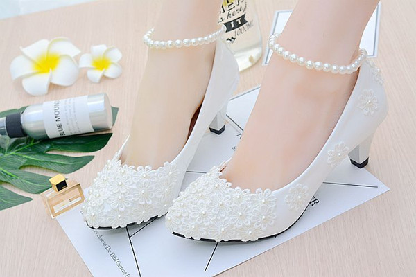 Pearls and Lace 2018 Wedding Shoes Flats Bridal Shoes Sweet Comfortable Flatforms Prom Party Shoes with Pearls Anklets