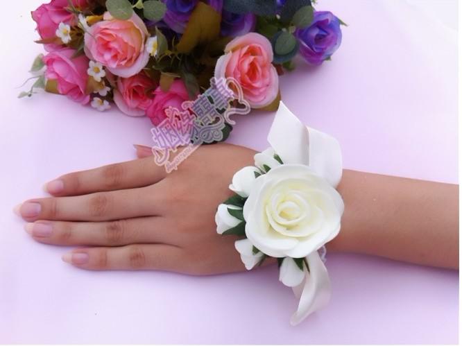 50 pcs Wedding supplies bride hand flower sisters hand flowers roses white