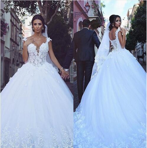 Vestios De Novia Backless Wedding Dresses V-neck Sleeveless Lace Up Back Lace Appliques Bridal Gowns with Long Train