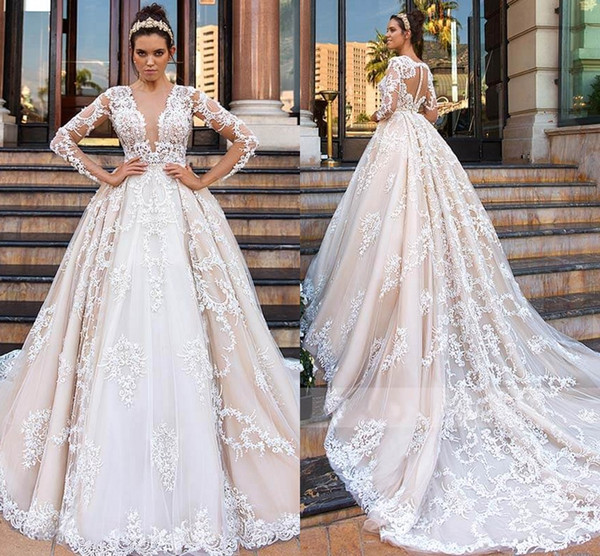 Luxury Champagne Long Sleeves Lace Appliqued Wedding Dresses Vintage V Neck Princess Plus Size Bridal Gown Vestidos de novia