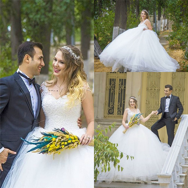 Plus Size White Aline Wedding Gowns V-neck Cap Sleeves with Tulle Sweep Train Custom Made Bridal Gowns