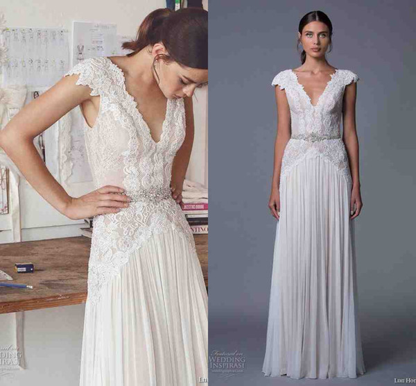 Lihi Hod Backless Lace Beach Wedding Dresses Cap Sleeves Crystals Pearls Bridal Dresses Sexy Tulle Wedding Gowns