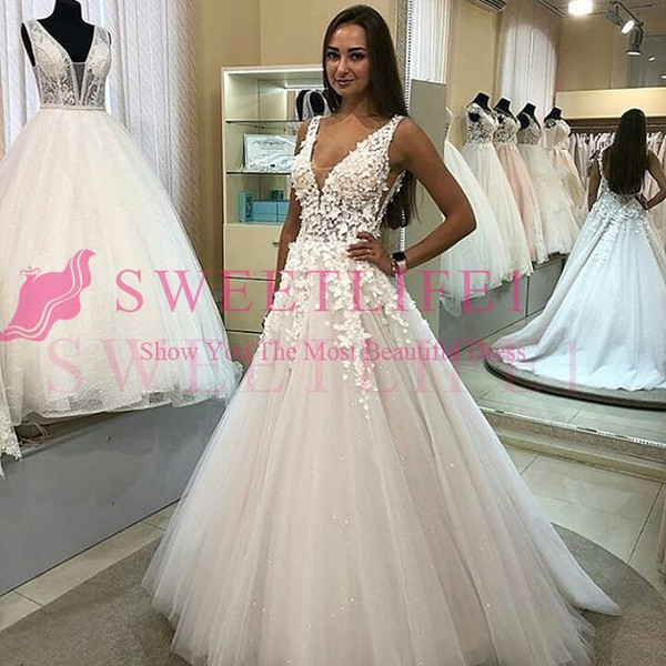 Romantic V Neck A Line Wedding Dresses Backless 3D Flora Appliques Country Style Bridal Gown Custom Made Hot Sale For Beach Garden