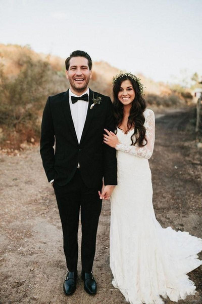 New Elegant Country Long Sleeve Lace Wedding Dresses V Neck Backless Court Train Bridal Gowns Robe de Mariage