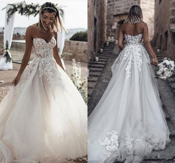 Beach Wedding Dresses Sweetheart Lace Appliques Princess Backless Bridal Gowns Backless Country Boho A-Line Wedding Dress