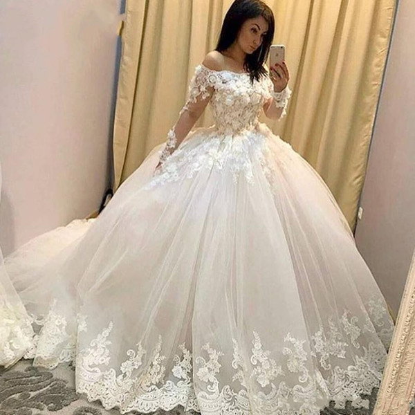 Charming Off Shoulder Ball Gown Wedding Dresses Dubai With Chapel Train Sheer Long Sleeve Lace Appliques Ruched Puffy Church Bridal Gowns