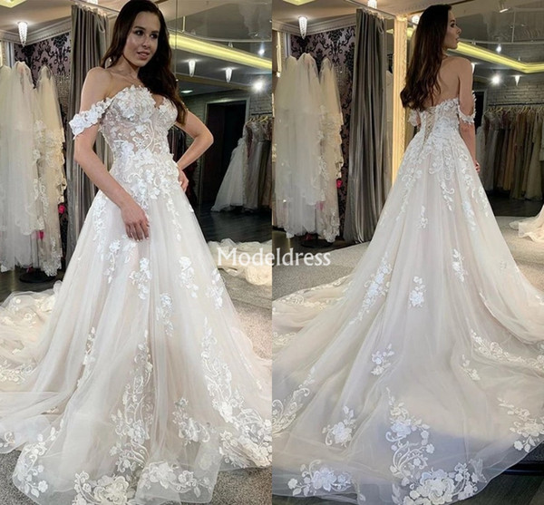 Bohemain Lace Wedding Dresses Off Shoulder Open Back Appliques Sweep Train Chic Country Style Bridal Gowns Gorgeous Church Vestidoe De Noiva