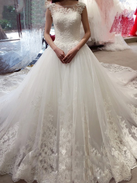 New Arrival Lace Long Train Wedding Gowns Sheer Neck Appliques Back with Button Chapel Train Bridal Dresses Custom Made Plus Size