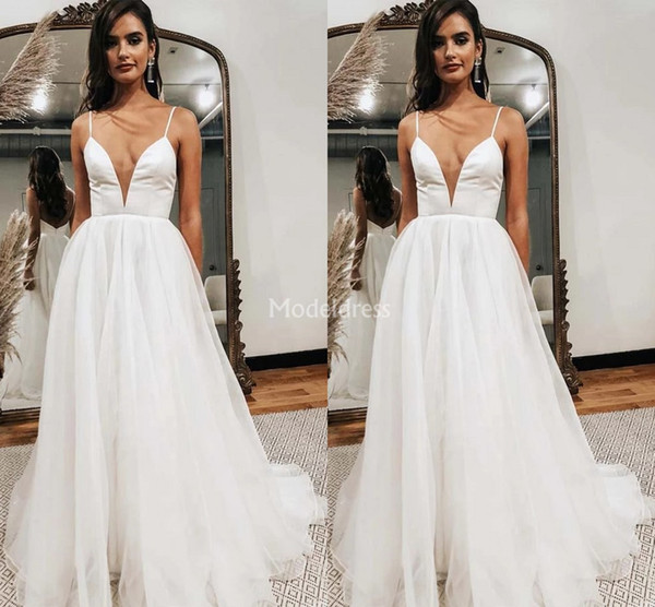 Boho Wedding Dresses Spaghetti Straps Deep V-Neck Backless Sweep Train Country Beach Bridal Gown Simple Castle Chapel Vestidoe De Noiva