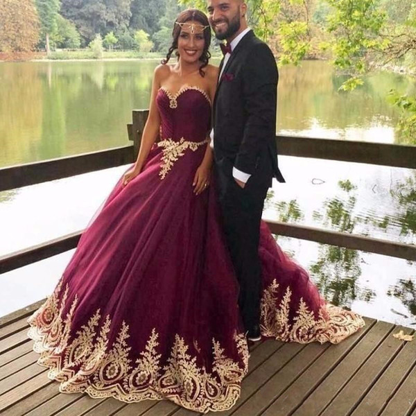 Hot Selling Gold Appliques Wine Ball Gown Wedding Dresses Sweetheart Tulle Floor Length Burgundy Bridal Gowns Arabic Cheap