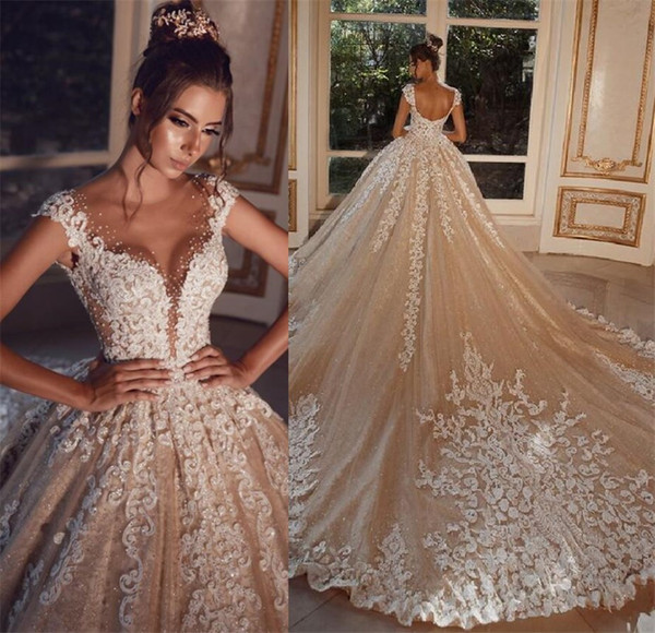 Royal Luxury Wedding Dresses Crystal Beading Lace Champagne Bridal Gowns Open Back Church Retro Wedding Gowns Dubai Arabic Style