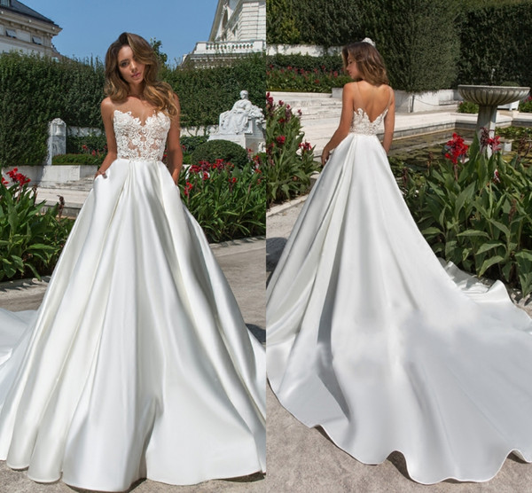 Latest Hot Sale Lace Wedding Dresses A-line Appliques Sleeveless Sweep Train Bridal Gowns Plus Size Beach Satin Wedding Dress