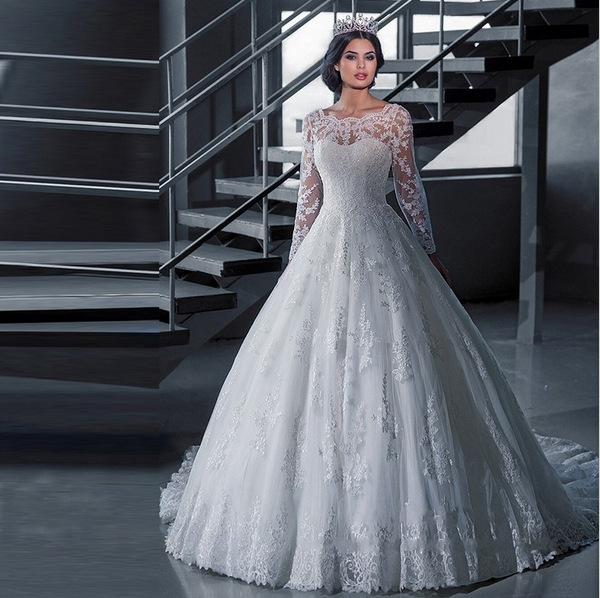 Bateau Neck Lace Appliques Wedding Dresses Sweep Strain Wedding Gowns New Bridal Gown Button Covered Back