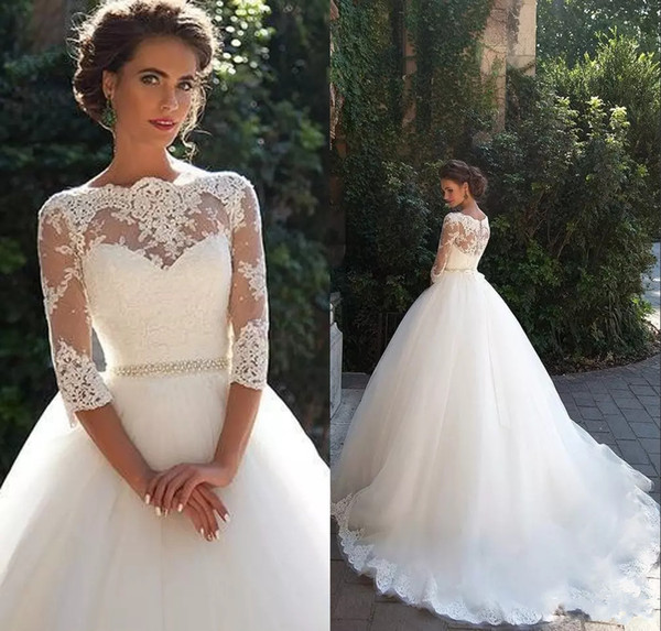 Vintage Lace A Line Wedding Dresses Three Quarter Long Sleeves Sheer Neck Tulle Bridal Gowns with Covered Buttons