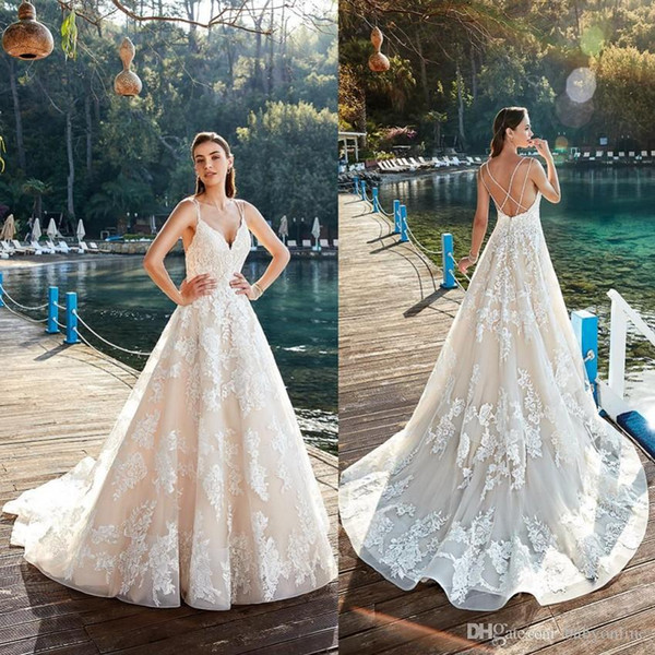 Fantastic New Wedding Dresses Flowers Appliques Long A-line V Neck Bridal Gowns Backless Criss-Cross Wedding Dress robe de mariee 