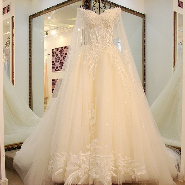 Elegent Princess Wedding Gowns Long Cape Rhinestones Sweetheart Lace Up Back Luxury Bride Wedding Dress Long Train