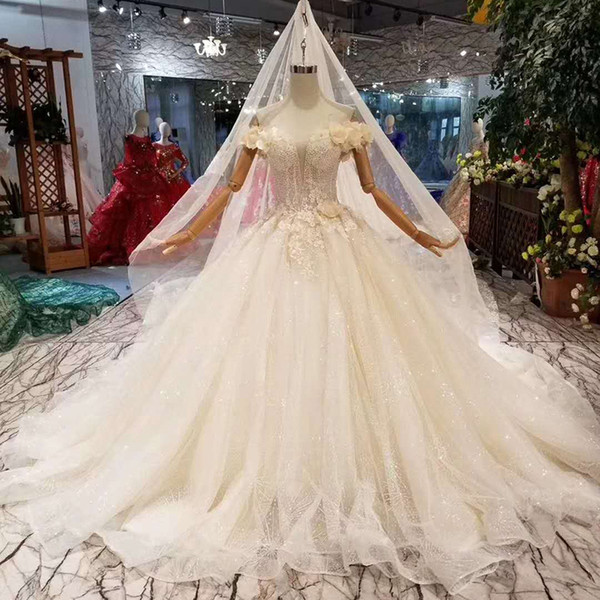 2022Latest Long Tulle Veil Wedding Dresses Juliet Short Sleeve Illusion Deep V Neck Hand Made 3D Floral Applique Backless Wedding Gowns