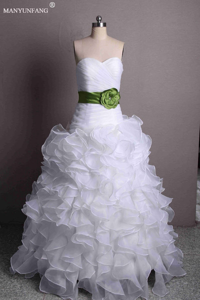 Luxury Vintage Strapless Wedding Dresses Bridal Gowns With Green Belt Floor Long Ruffles Skirt Lace Up Wedding Dresses